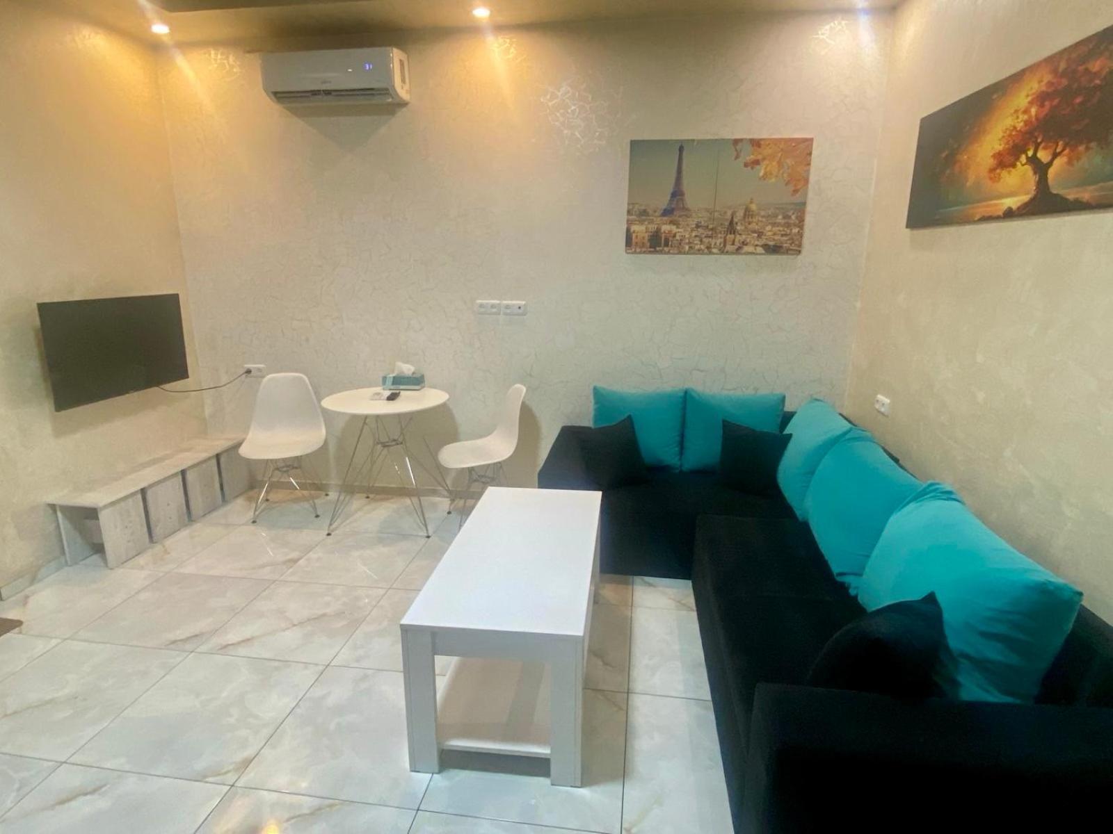 Luxury Apartment With Jacuzzi On Republic Square 예레반 외부 사진
