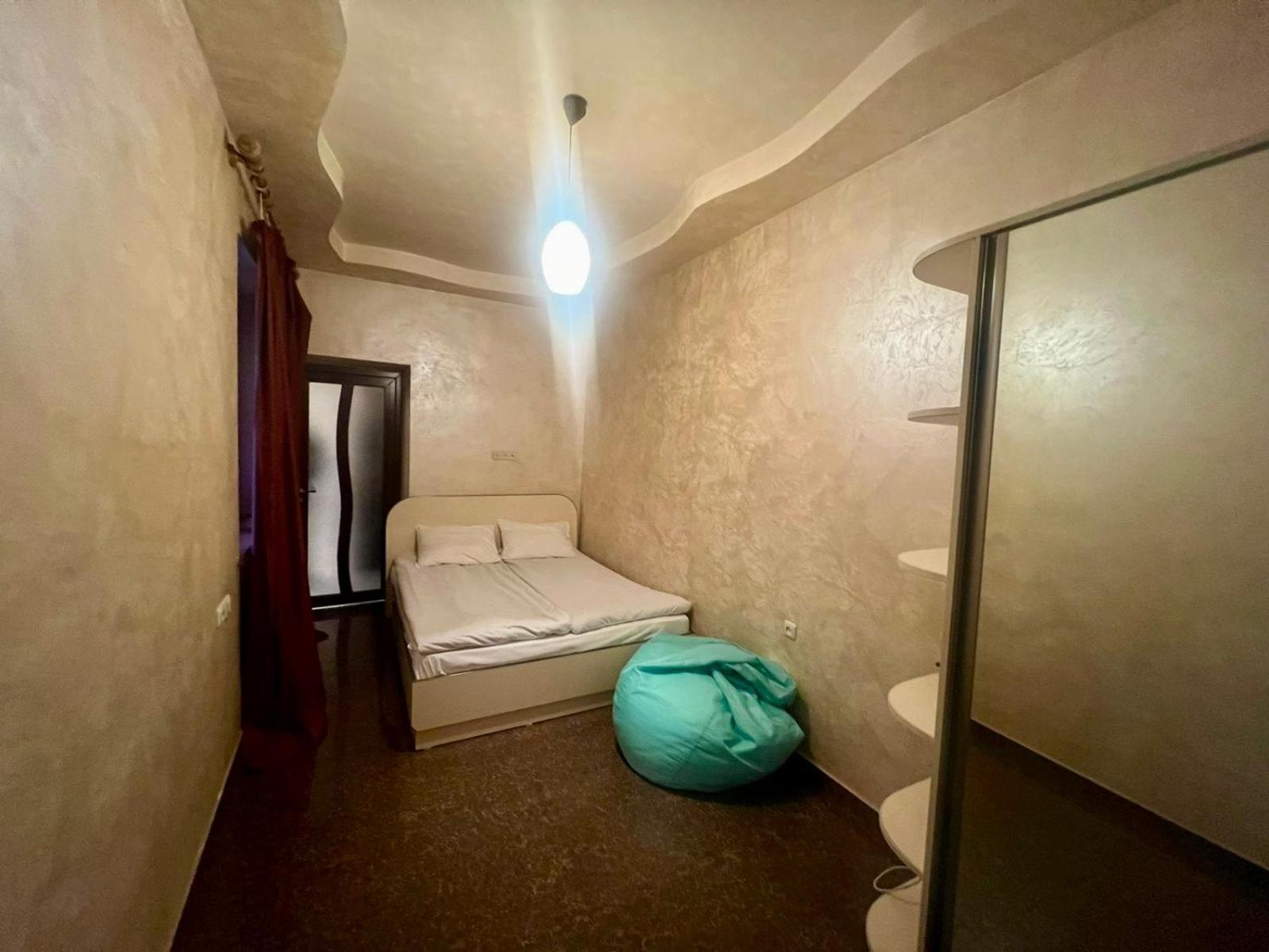 Luxury Apartment With Jacuzzi On Republic Square 예레반 외부 사진